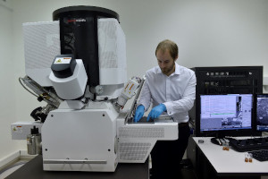 Slavnostní otevření laboratoře DualBeam FIB-SEM mikroskopu v Ústavu přístrojové techniky AV ČR